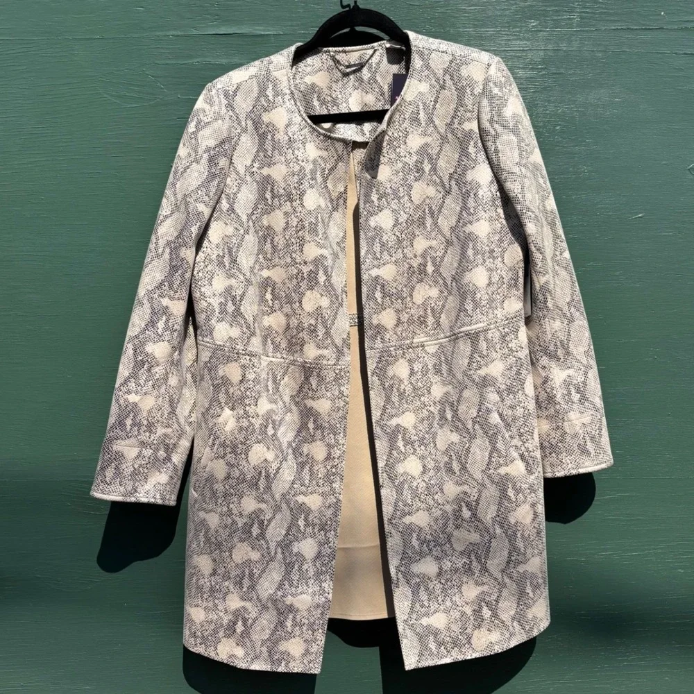 Chicos Snakeskin Print Collarless Longline Jacket Gray Beige Size 8/10 Medium